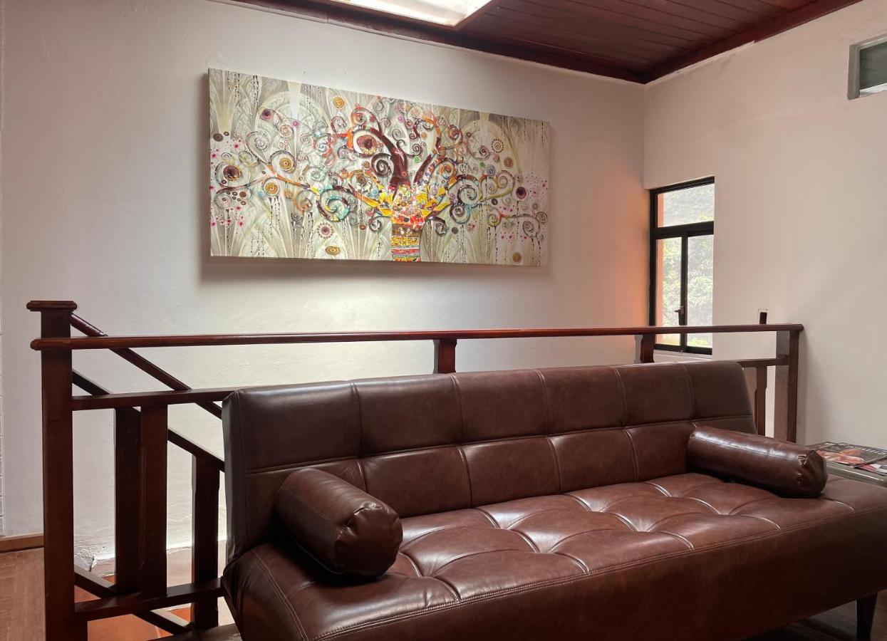 באניוס Loft Apartment In Town מראה חיצוני תמונה