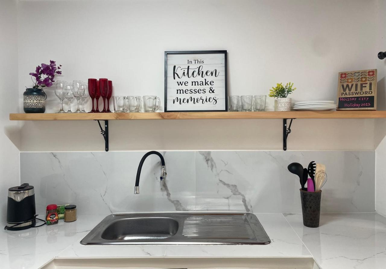 באניוס Loft Apartment In Town מראה חיצוני תמונה